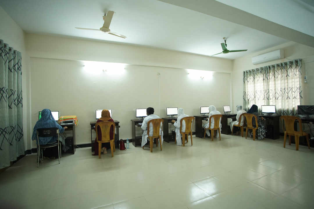 এক নজরে মির্জা আব্বাস মহিলা কলেজ ক্যাম্পাস
