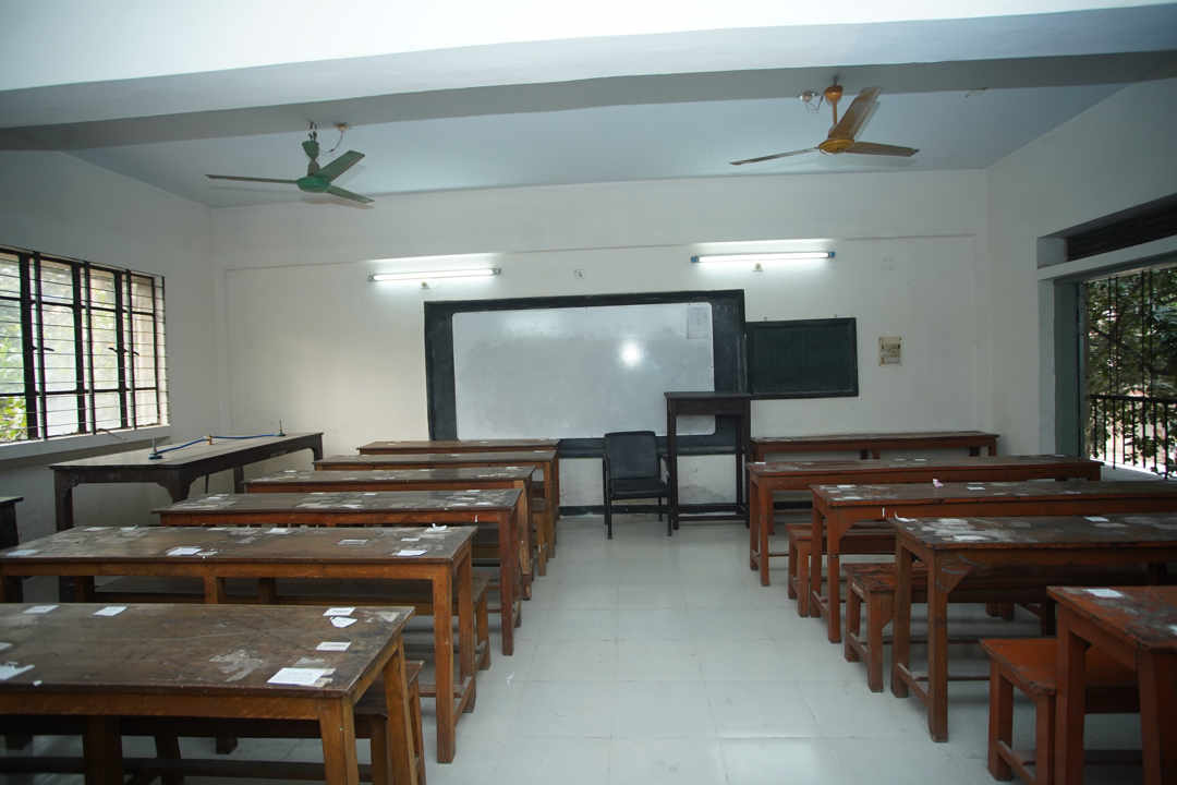এক নজরে মির্জা আব্বাস মহিলা কলেজ ক্যাম্পাস